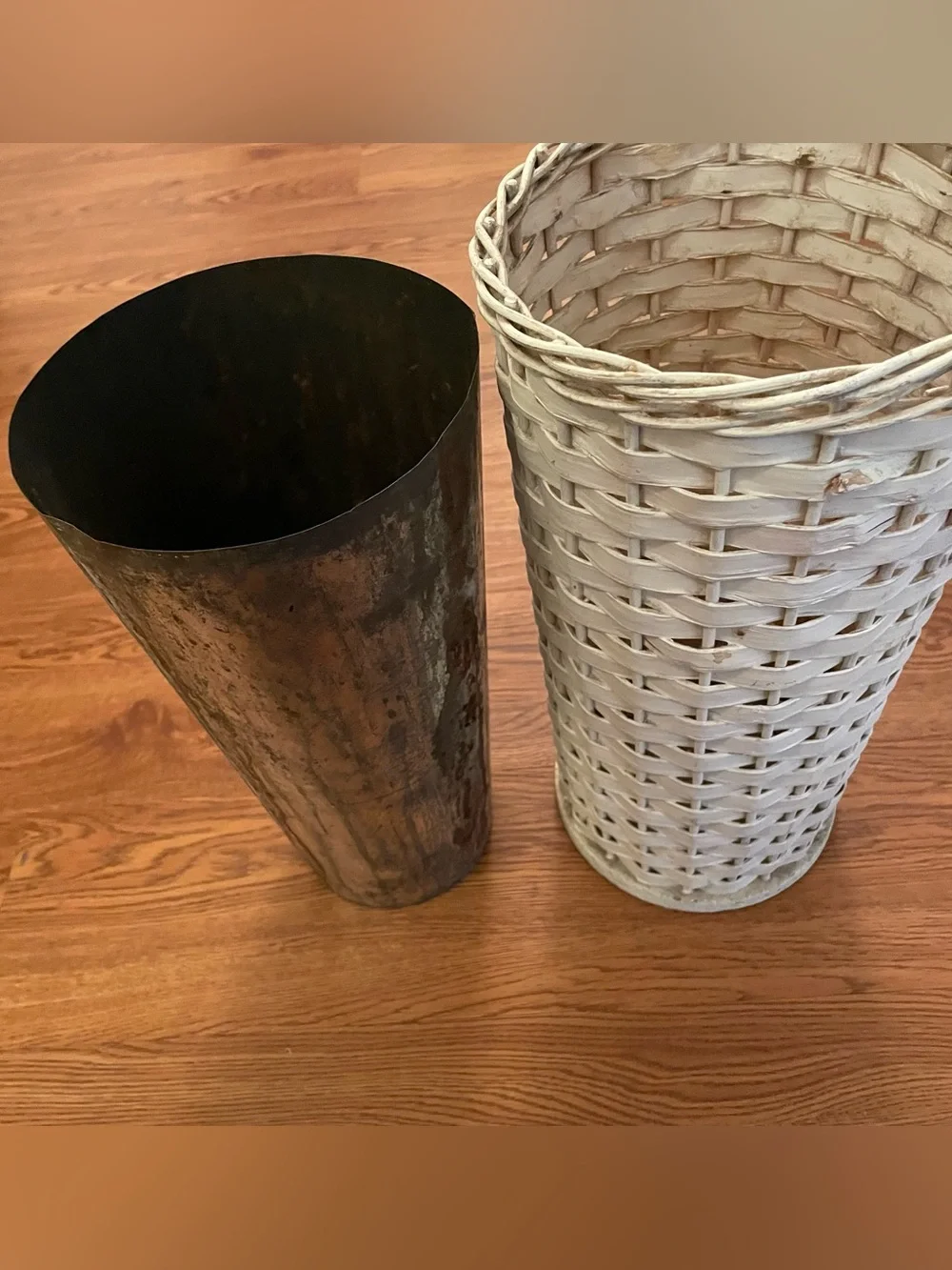 Vintage Metal‎ Lined Flower/Plant Basket Farmhouse Cottage Rustic White 14”x8”